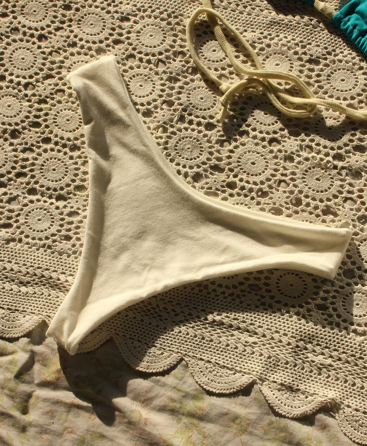 Ivory bikini bottoms | Cheeky